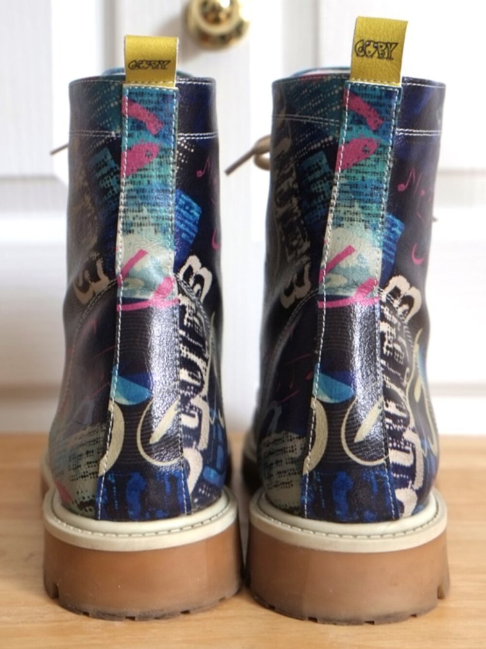 *SOLD* Goby "Music" lace-up boots - Picture 4 of 8